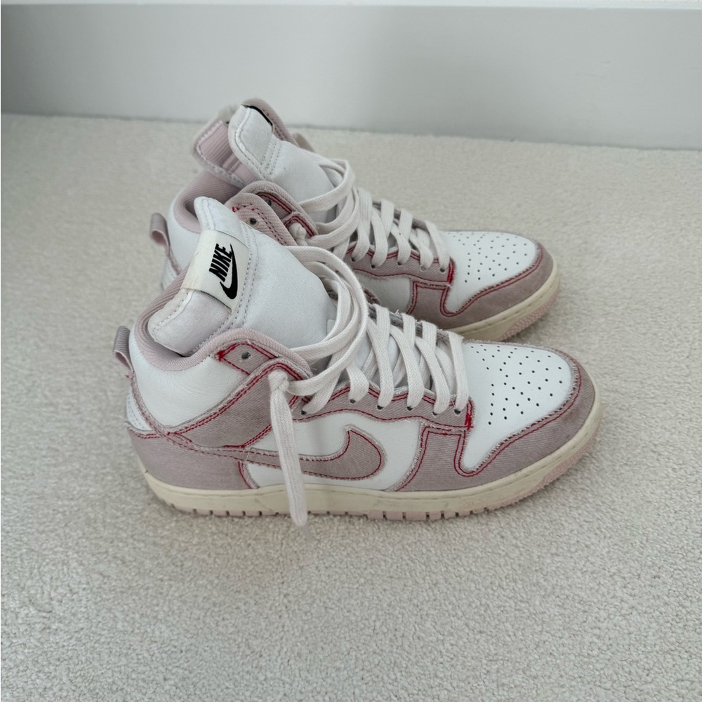 Barely worn nike dunk 1985 pink denim sneakers